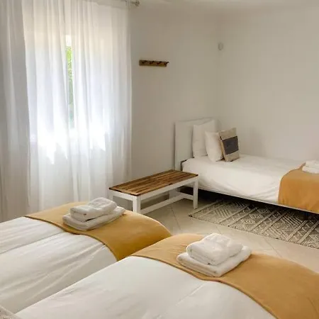 Rock Rose Villa, Vale Da Telha, *